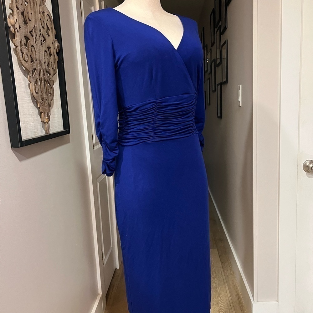 NUE BY SHANI Royal blue Surplice 3/4 sleeves midi dress with bodycon slip - Picture 12 of 15